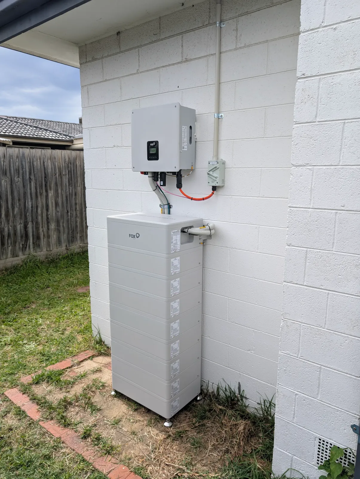 Inverter and battery on an external wall
