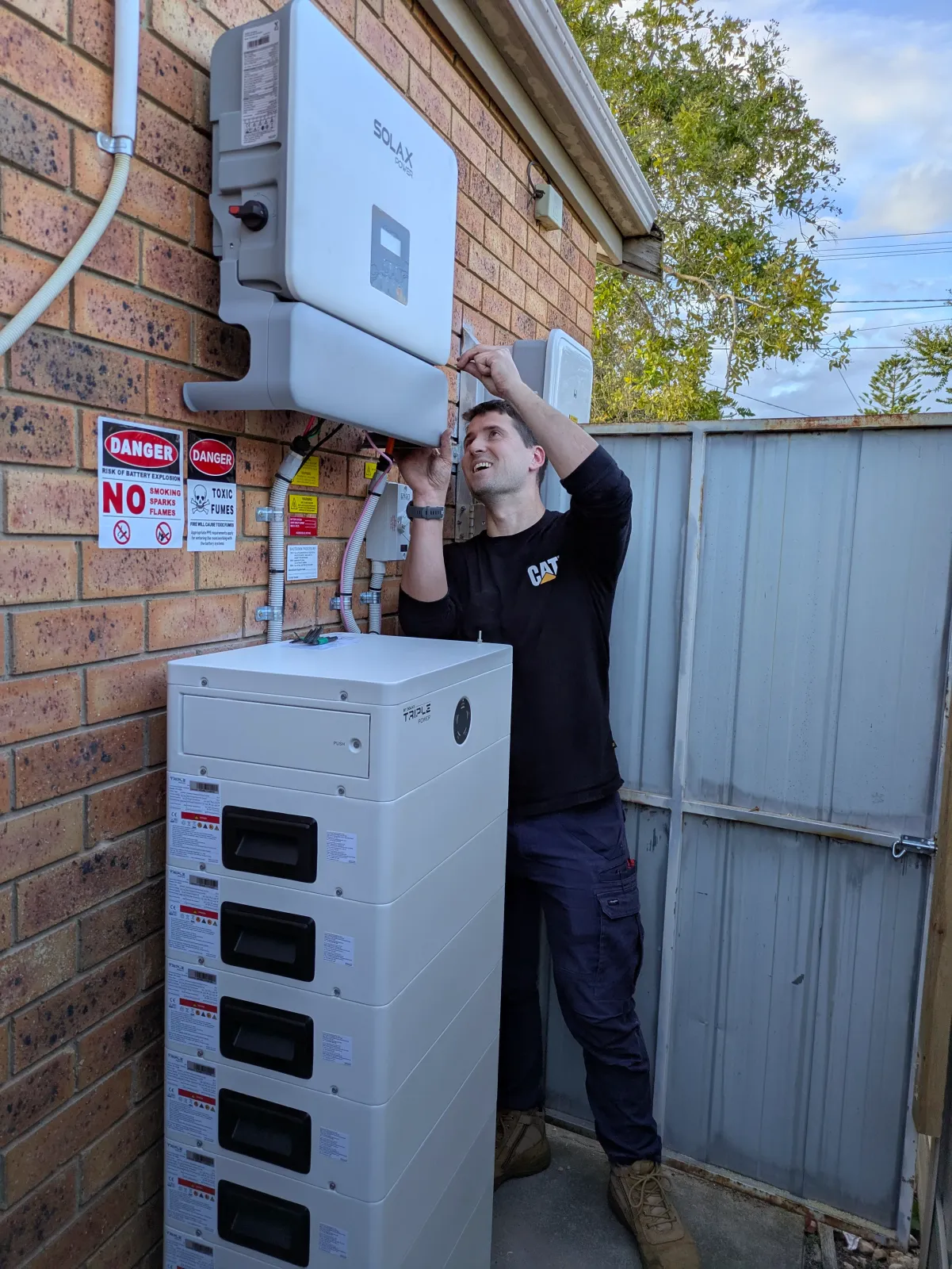 Commissioning a battery system on site