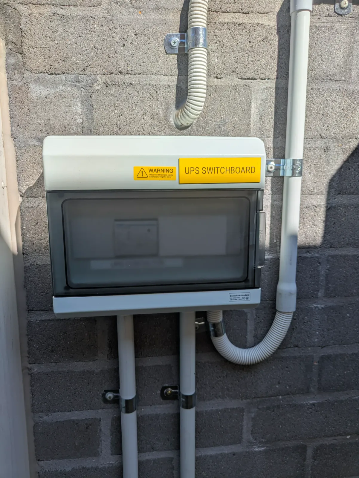 External switchboard, weatherproofed